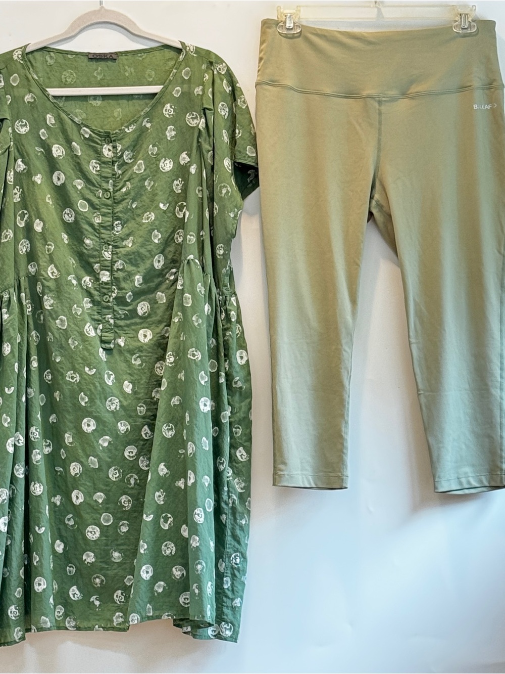 Oska Mini Dress Relaxed Fit Very Light Fabric One Size with Its Leggings